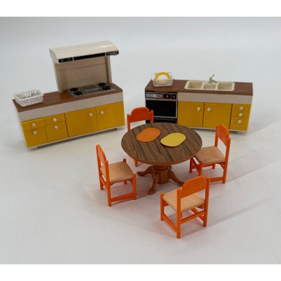 Vintage Tomy Dollhouse Furniture Smaller Homes Kitchen Set - Picture 1 of 14